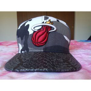 Miami Heat Urban Camo Snakeskin Fitted Cap Hat 7 3/8 New Era 59Fifty 5950 Gray